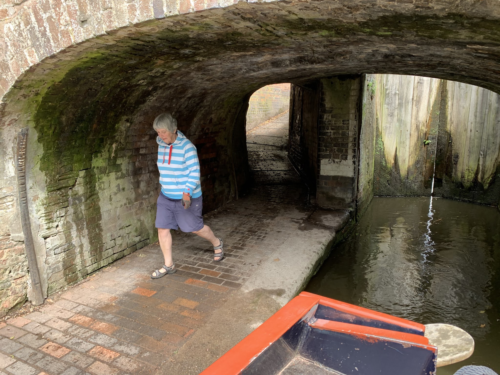 Narrowboat Annie Dodging the showers to Kinver