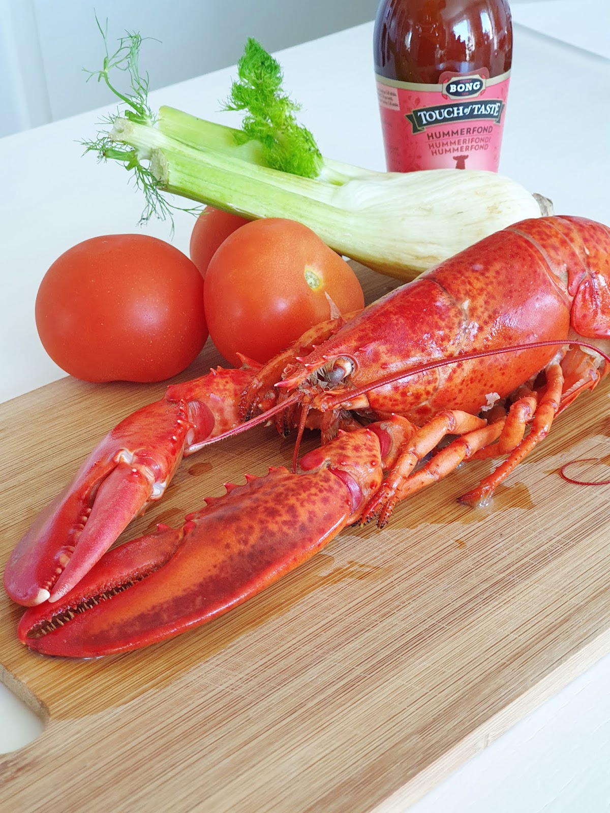 Kello neljän aamukahvi Bisque de homard
