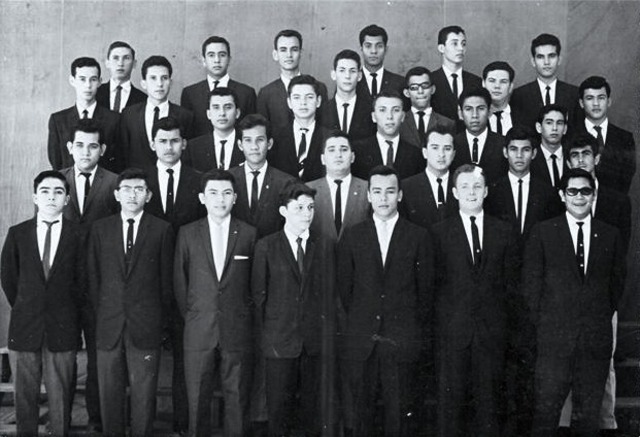 " BACHILLERES DE LA IV PROMOCION LA SALLE 1964 - 1965 "  LEON NICARAGUA (clic en la foto)