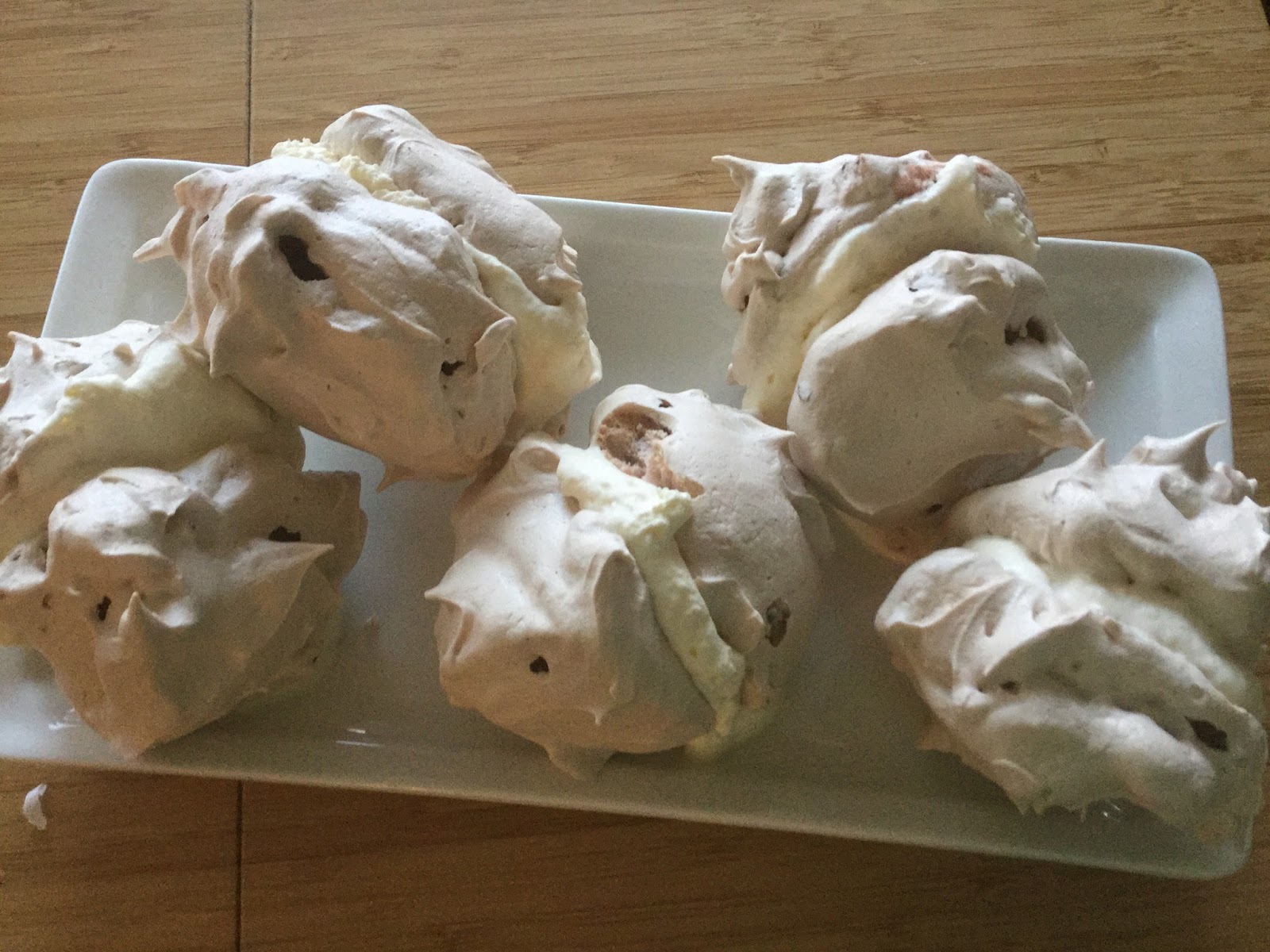 So So Simple Food: And with the Egg Whites - Make Chcoolate Meringues