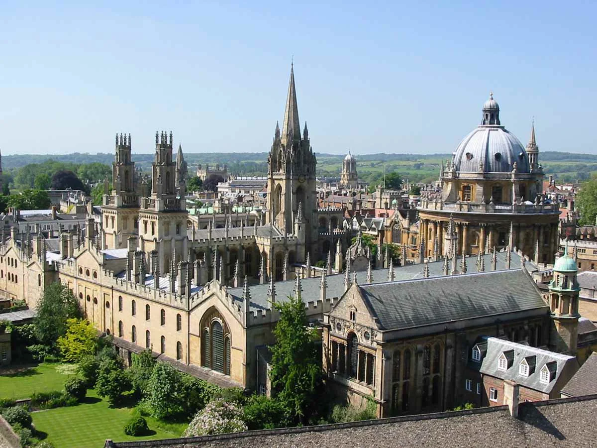 Universidad de Oxford cuna de mentes brillantes