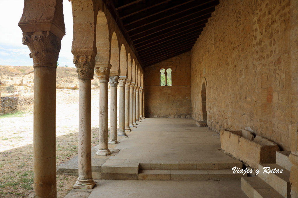 Pórtico del Monasterio de San Miguel de Escalada, León