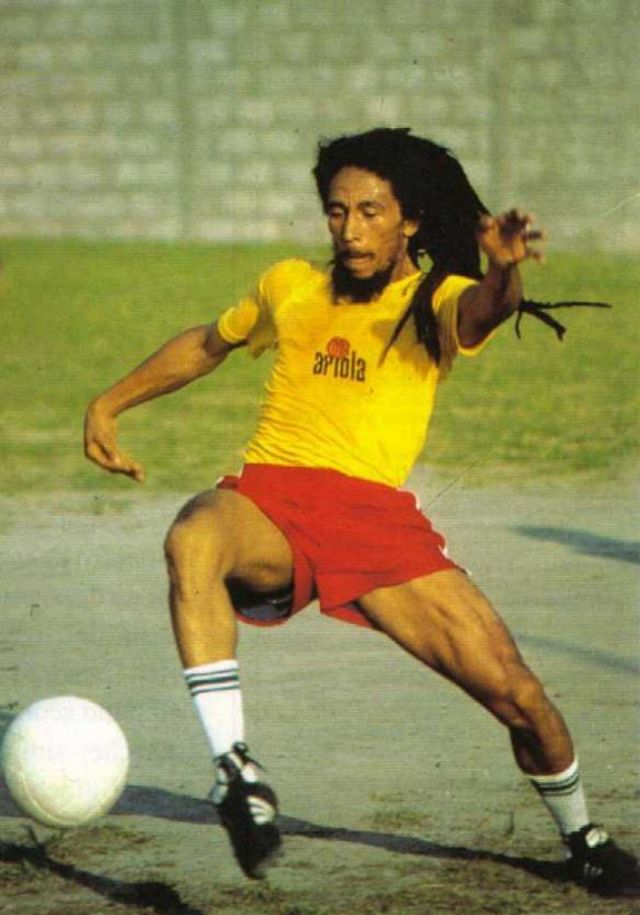 30 Candid Photographs of Bob Marley Playing Football ~ Vintage Everyday