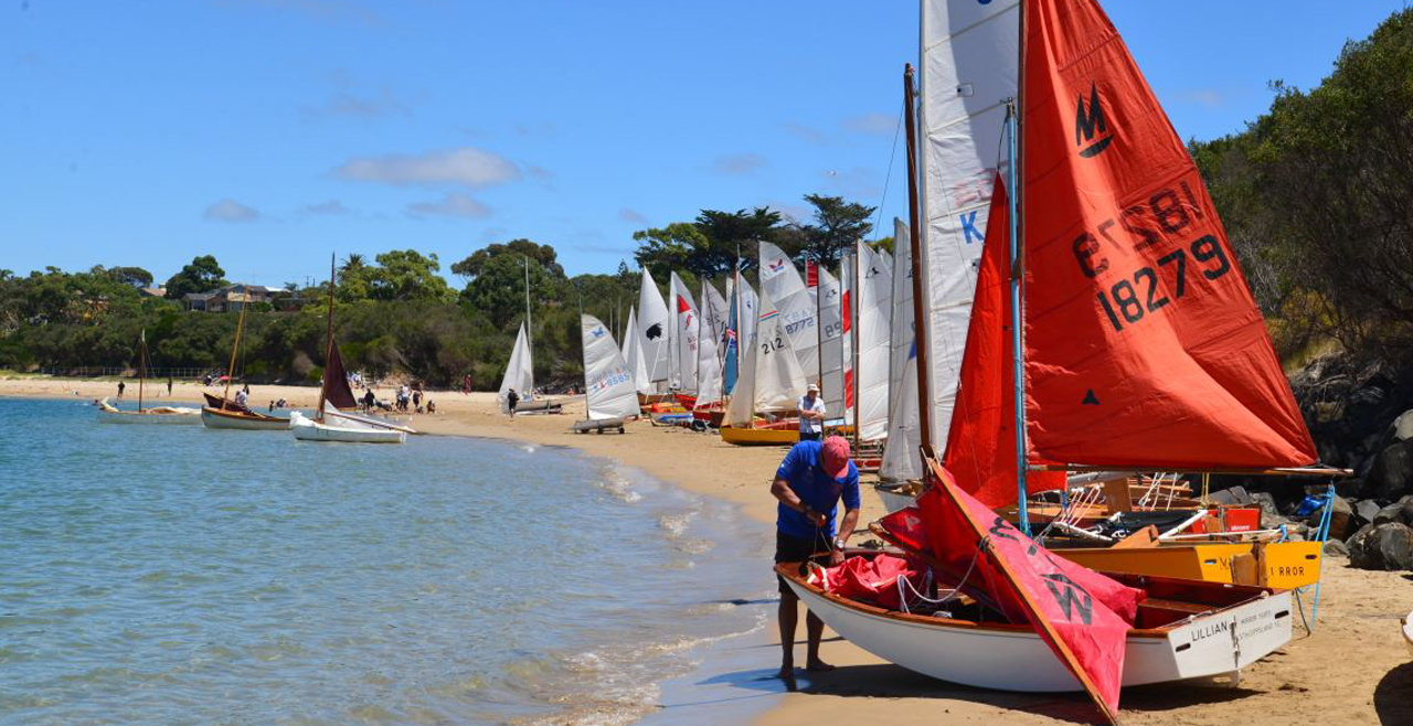 Earwigoagin 2017 Australian Classic Wooden Dinghy Regatta More Photos