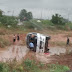 Micro-ônibus que levava pessoas para fazer hemodiálise em Barbalha, capota na manhã deste sábado e vítimas foram socorridas com ajuda de funcionários do HRC