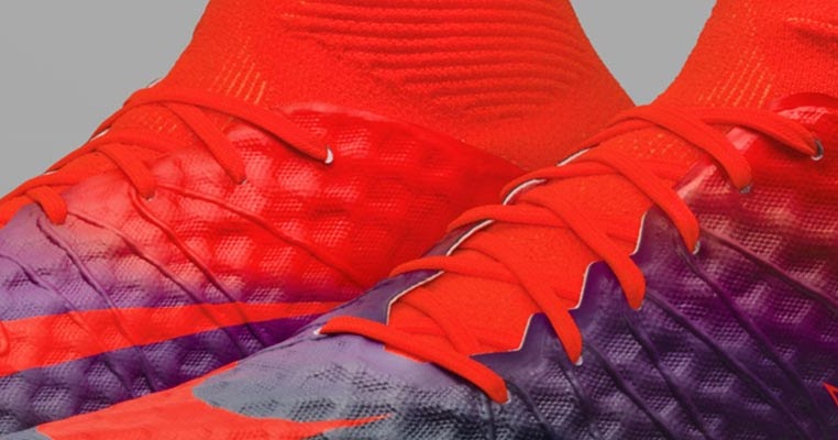 perspectief Betuttelen verzekering Total Crimson Nike Hypervenom Phantom II 2016-2017 Boots Released - Footy  Headlines