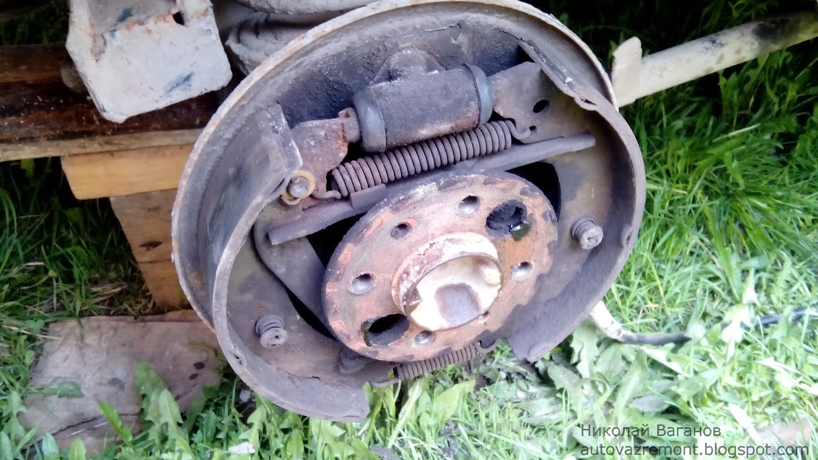 снятие тормозного барабана ваз 2107. барабан ваз 2107. задний барабан 2106. снятие тормозного барабана ваз 2107. как снять задний барабан 2107.