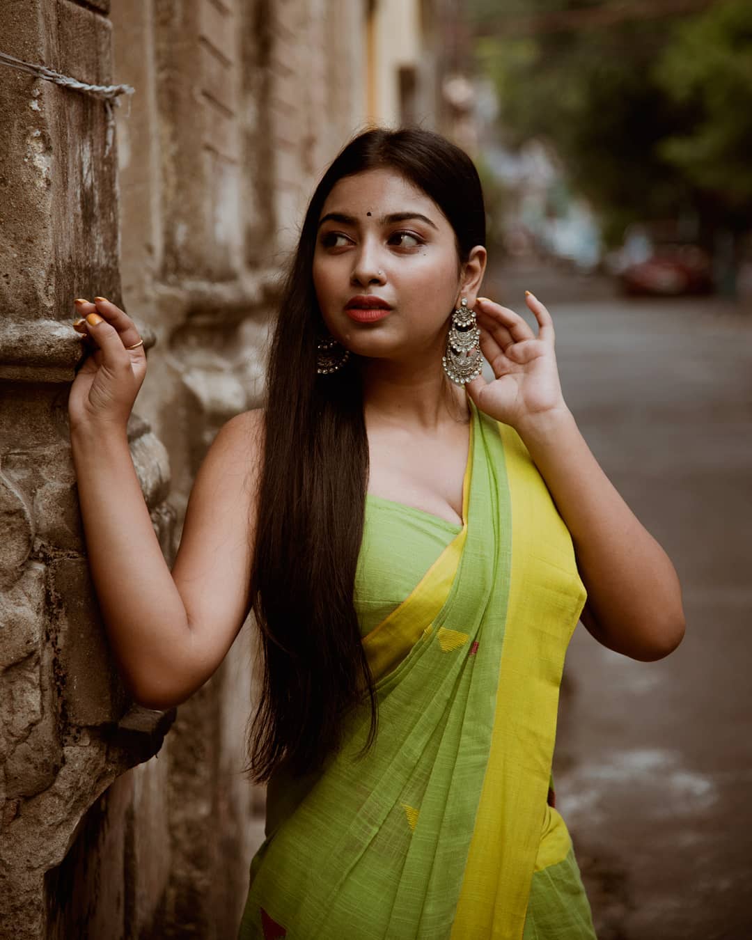 Young And Beautiful Bengali Model Sunetra Stunning Saree Photo Gallery 