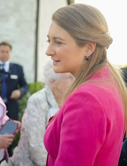 Crown Prince Guillaume and Crown Princess Stéphanie are heading an Economic Mission to the United States. Summer new collection dress