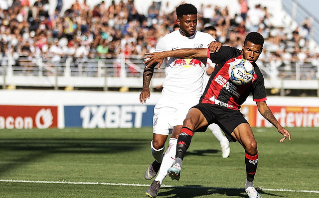 Vitória perde para o Bragantino e fecha a rodada na zona de rebaixamento da Série B