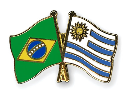 https://1.bp.blogspot.com/-lqlFkayePdM/VbCLHcF3oLI/AAAAAAAAVM4/_CCrfIMWQx4/s400/brasil-x-uruguai-bandeiras.jpg