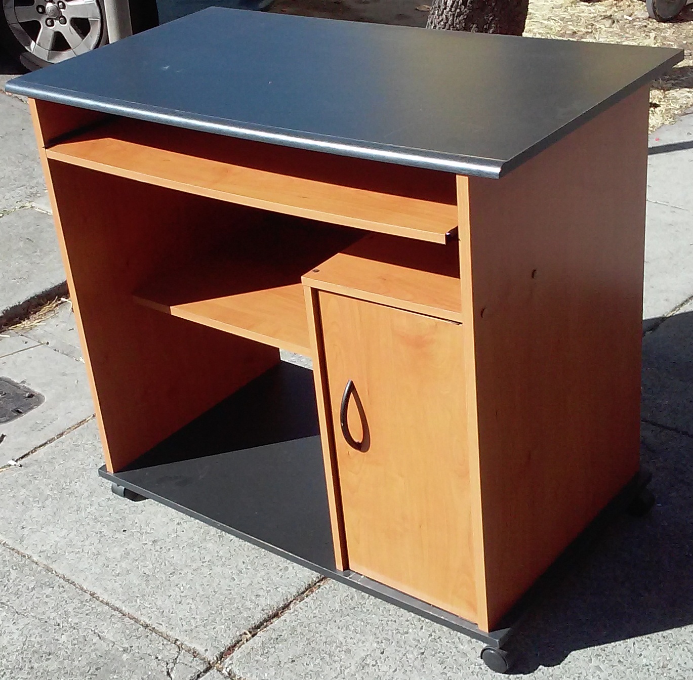 Uhuru Furniture Collectibles Sold 6403 Two Tone 3 Wide Computer Sold 6403 Two Tone 3 Wide Computer Desk On Wheels 25