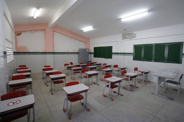 Cícero Lucena assina ordem de serviço para reforma da Escola Cantalice Leite Magalhães