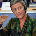 Ευρωπαία Επίτροπος… έπλεκε κατά τη διάρκεια της ομιλίας της φον ντερ Λάιεν