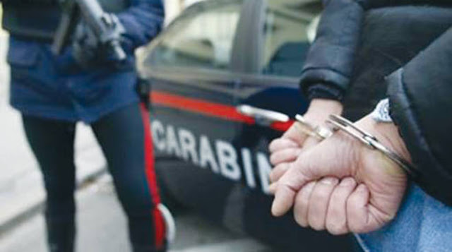 L’indecenza non ha limiti. I Carabinieri arrestano in flagranza di reato un foggiano che strappa collanina dal collo di un’anziana signora
