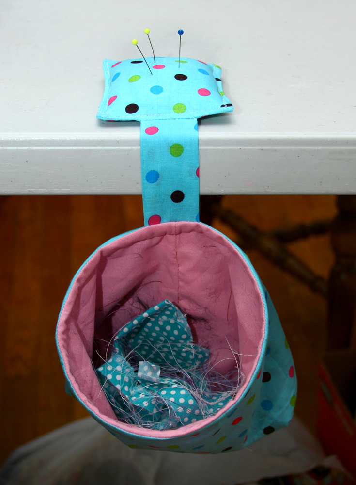 YesterEra: Thread and scrap catcher