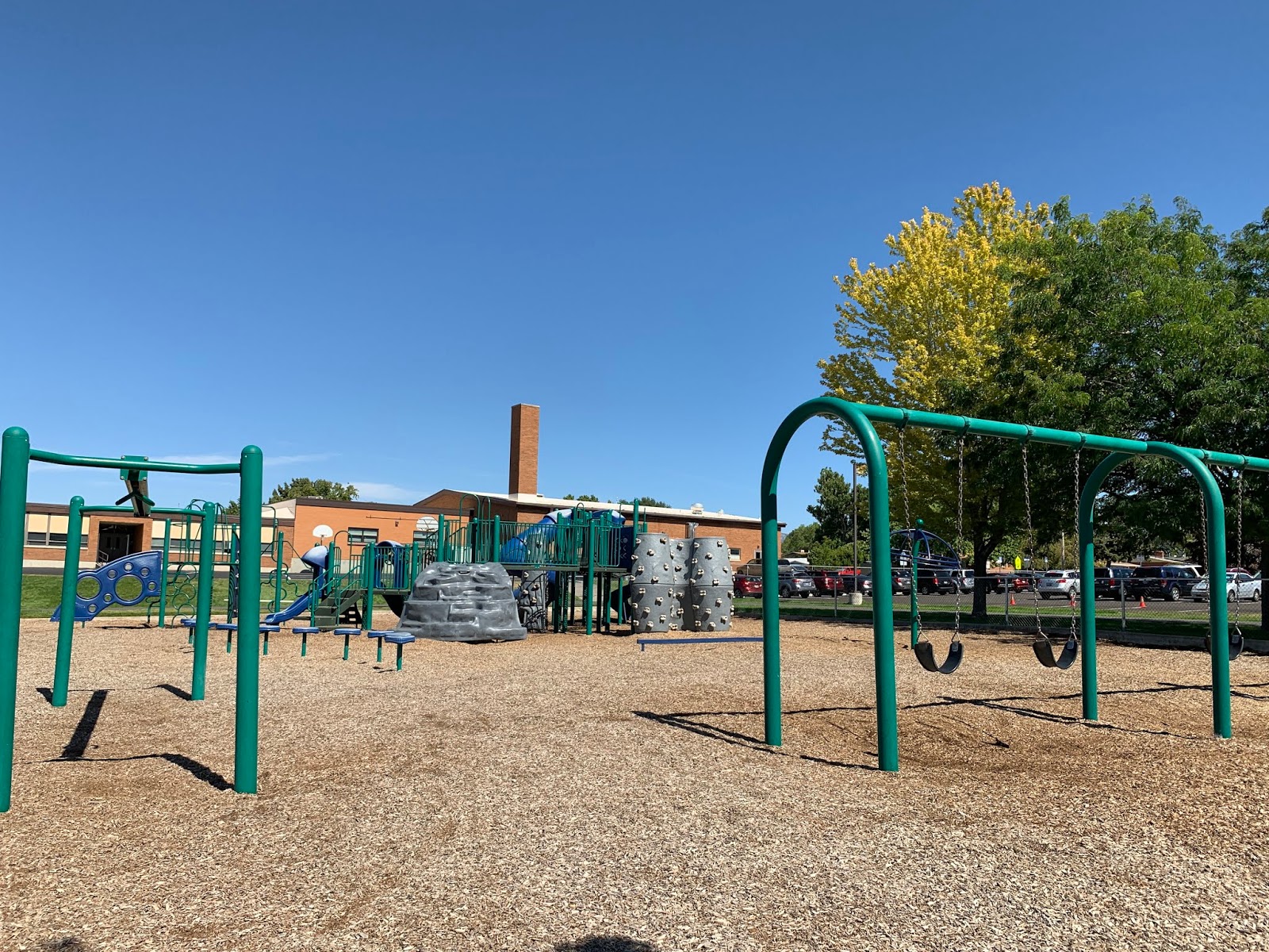 REVIEW OF MUNICIPAL PARK ROY, UT Weber County Playgrounds