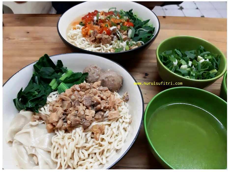 Sarapan Mie Keriting Benhil Mas Pujo Nurul Sufitri Travel Lifestyle Culinary Blog