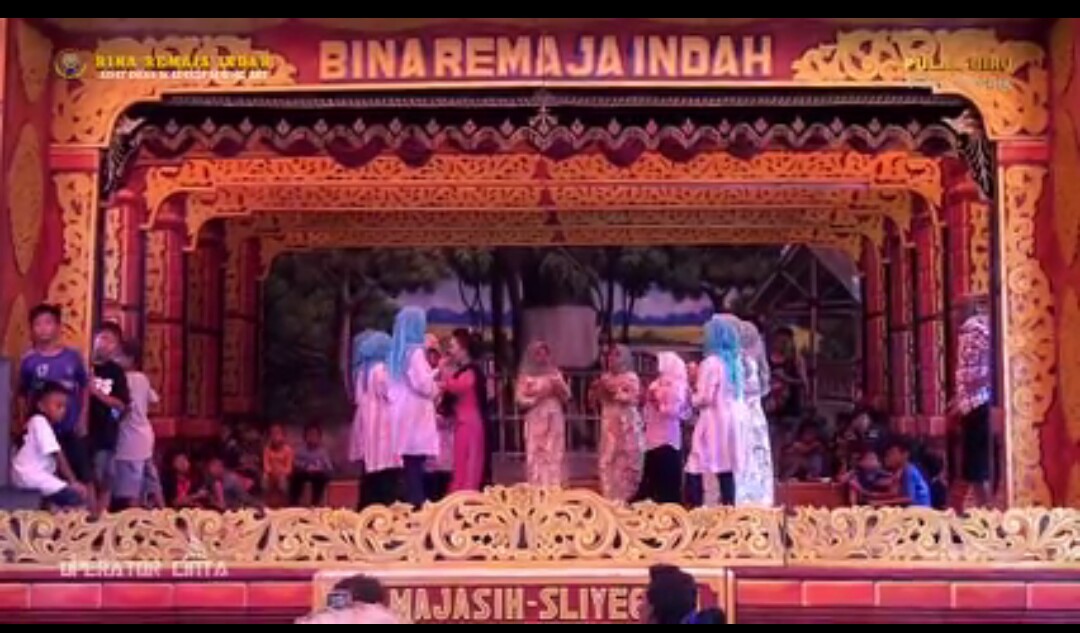 Mempertahankan Adat Tradisi Pemdes Majasih Kecamatan Sliyeg Adakan