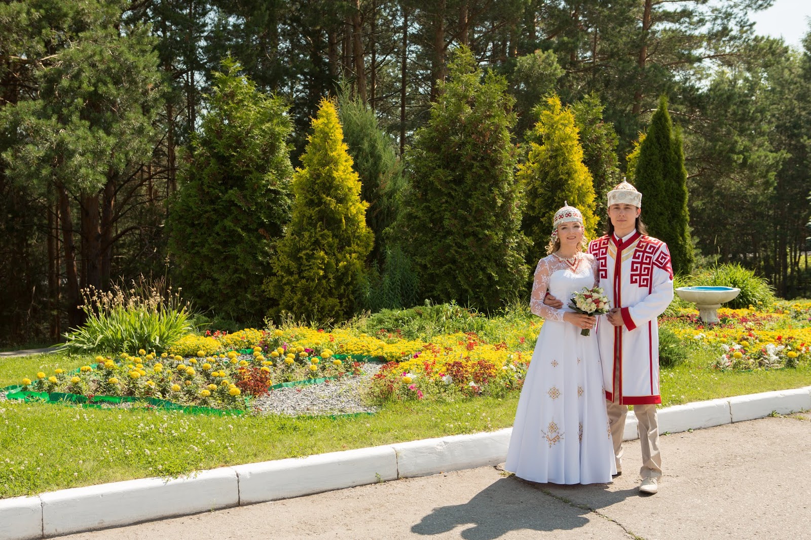 Национальные костюмы чувашей и болгар. Национальный парк чаваш вармане. Старинная чувашская свадьба. Свадебный наряд чувашии. Сувары чуваши.