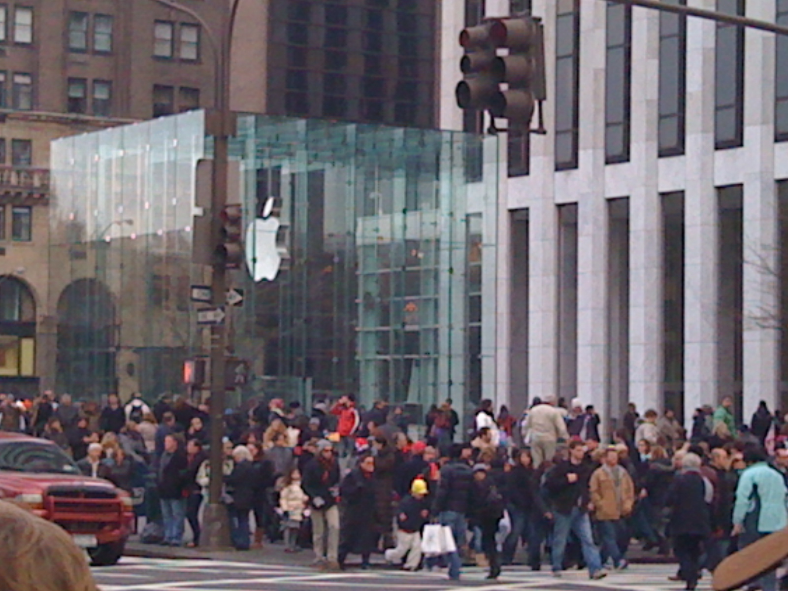 Edge of the City Austin to get Apple Store?