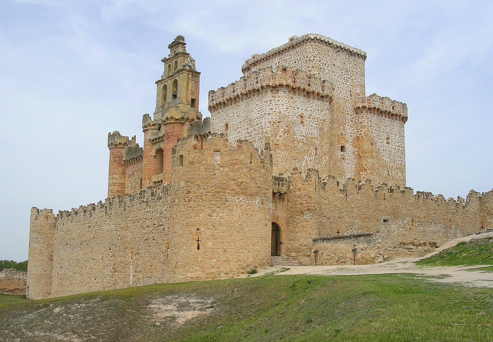 CASTILLO DE TURÉGANO. SEGOVIA. ESPAÑA EN COLOR