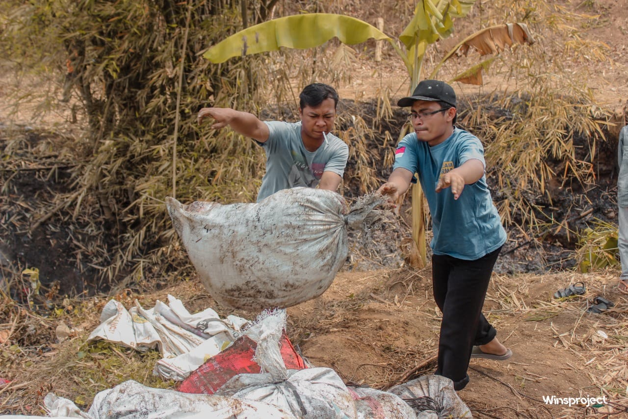 Sampah Popok, Ditanam Gak Punya Lahan Dibakar Takut Anak