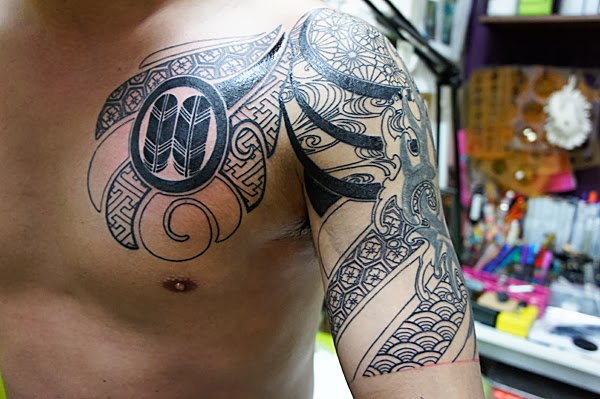 家紋　伝統模様　トライバル　和彫り　刺青　タトゥー　ＴＡＴＴＯＯ　ＲＥＤ ＢＵＮＮＹ ＴＡＴＴＯＯ