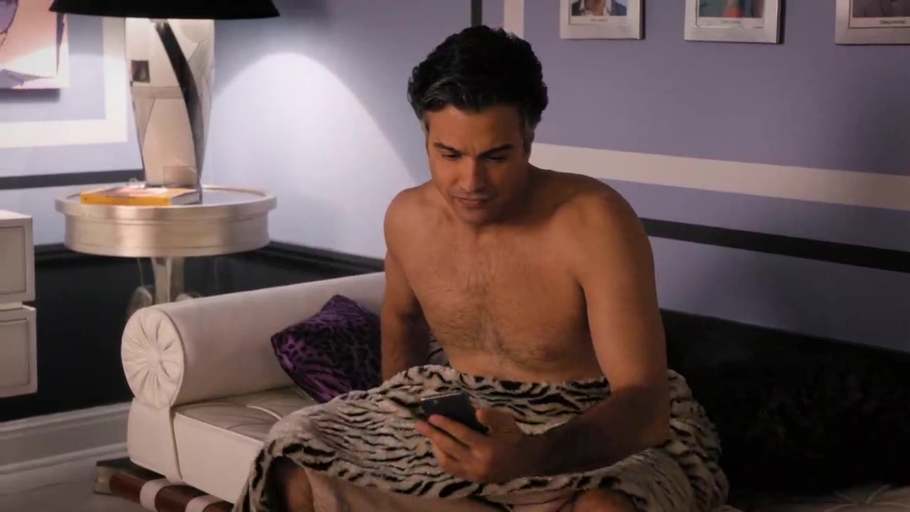 Jaime Camil and Keller Wortham shirtless in Jane The Virgin 2-20 "Chap...