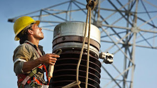 Costa Rica electricity lineman