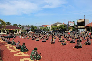 TNI Polri Optimalisasi PPKM Skala Mikro di Jepara 2 FB IMG 1624253895763