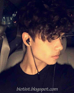 Harris J Selfie Photos in car Harris J Selfie Photos in car