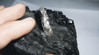 Encontrado en Rusia una pieza de aluminio de 300 millones de años. ¿Tal vez un fragmento de algún OVNI accidentado?