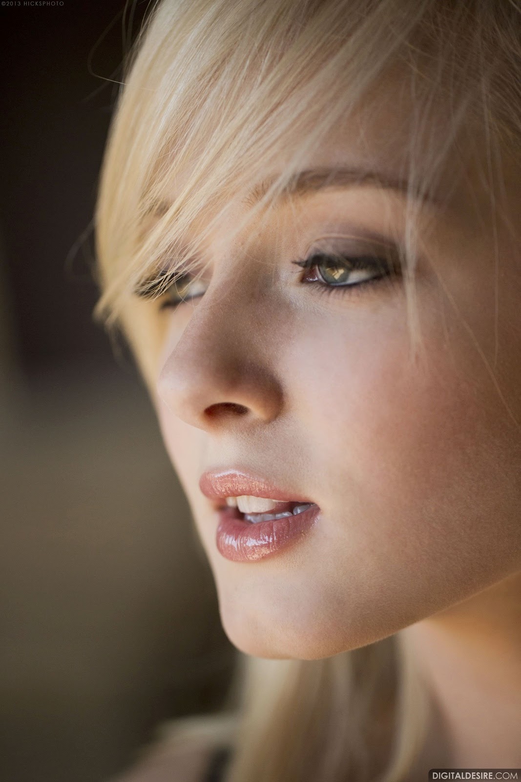 Car Modification: Blonde Hottie Kenze Thomas strips to show Curves