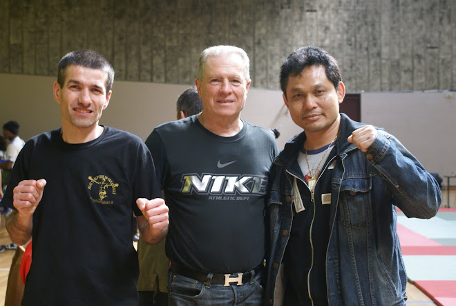 RETROUVAILLE AVEC KRONGSAK MON PREMIER ENTRAINEUR DE BOXE THAI ACCOMPAGNE DU PRESIDENT DE LA FMDA