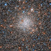 "Хъбъл" наблюдава бляскав звезден куп, намиращ се в сателитна на Млечния път галактика