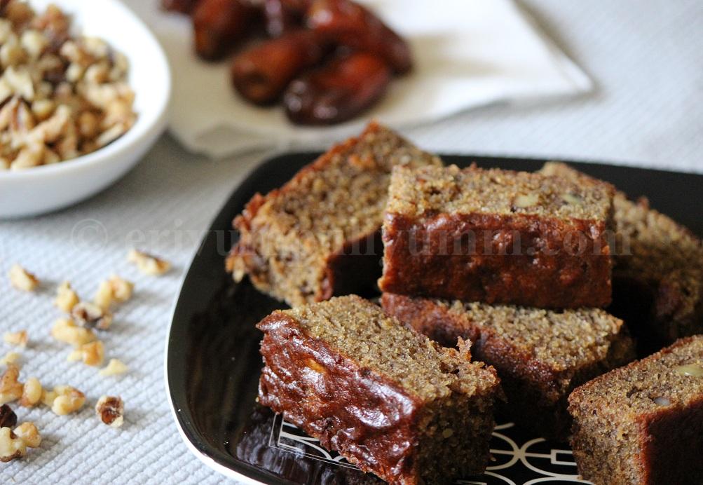 Erivum Puliyum Banana Dates Walnut Cake ( Eggless )