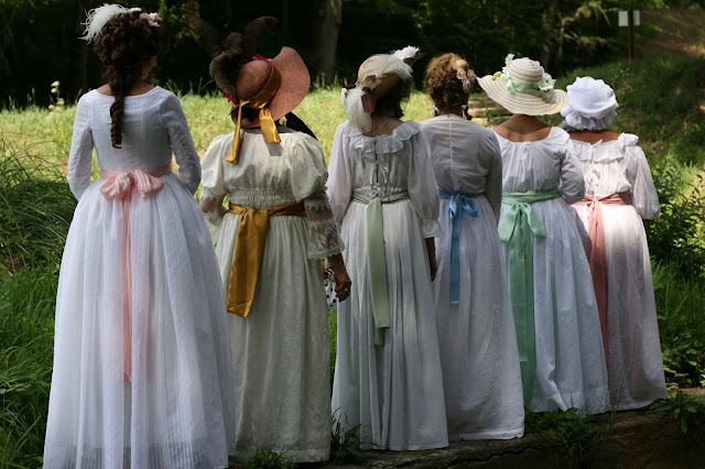 Une belle brochette de chemises à la reine de Crinolines et Cie