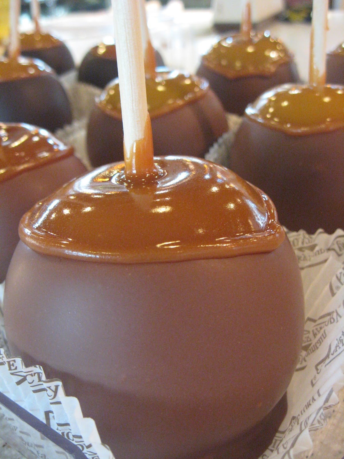 Rocky Mountain Chocolate Factory Caramel Apples