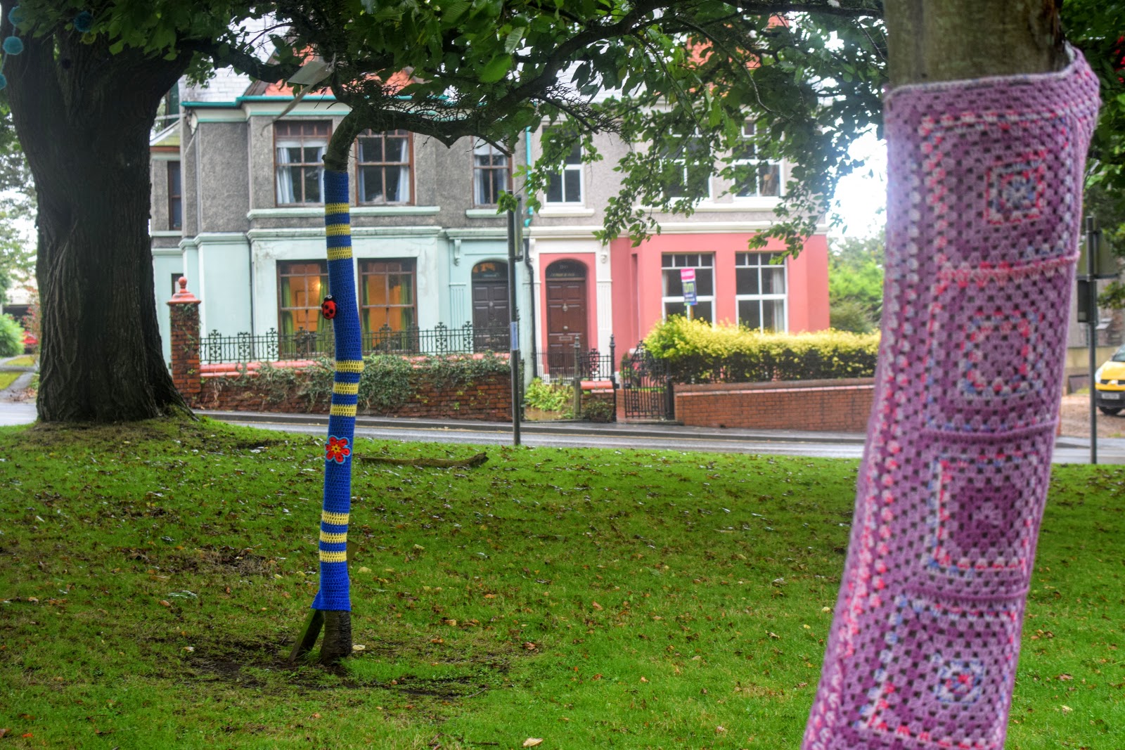 , Haverfordwest Yarn Bombers Decorate the Memorial Gardens, Milford Haven #RoaldDahl100