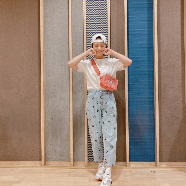 어린이날 라이브에 어릴적 사진 코스프레한 여돌 | 인스티즈