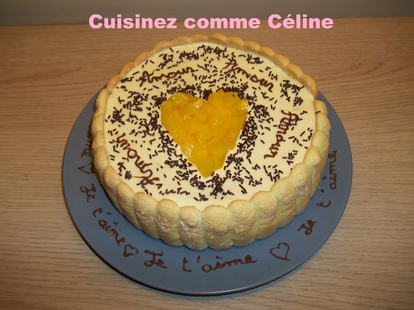 http://cuisinezcommeceline.blogspot.fr/2015/02/charlotte-vanille-peche.html