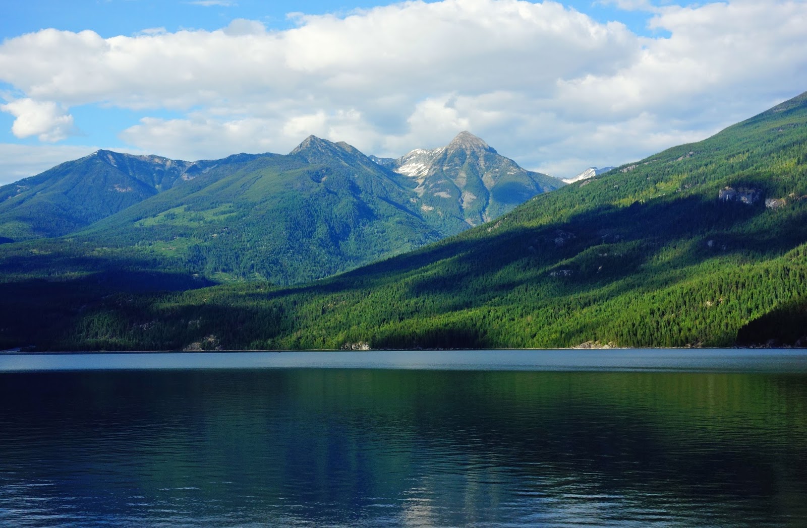 La Lair On Wheels Kaslo of Canada's Kootenay Lake