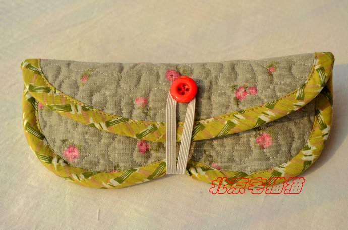 Patchwork glasses case, quilted, handmade, eyeglass case. Step by step photo tutorial.