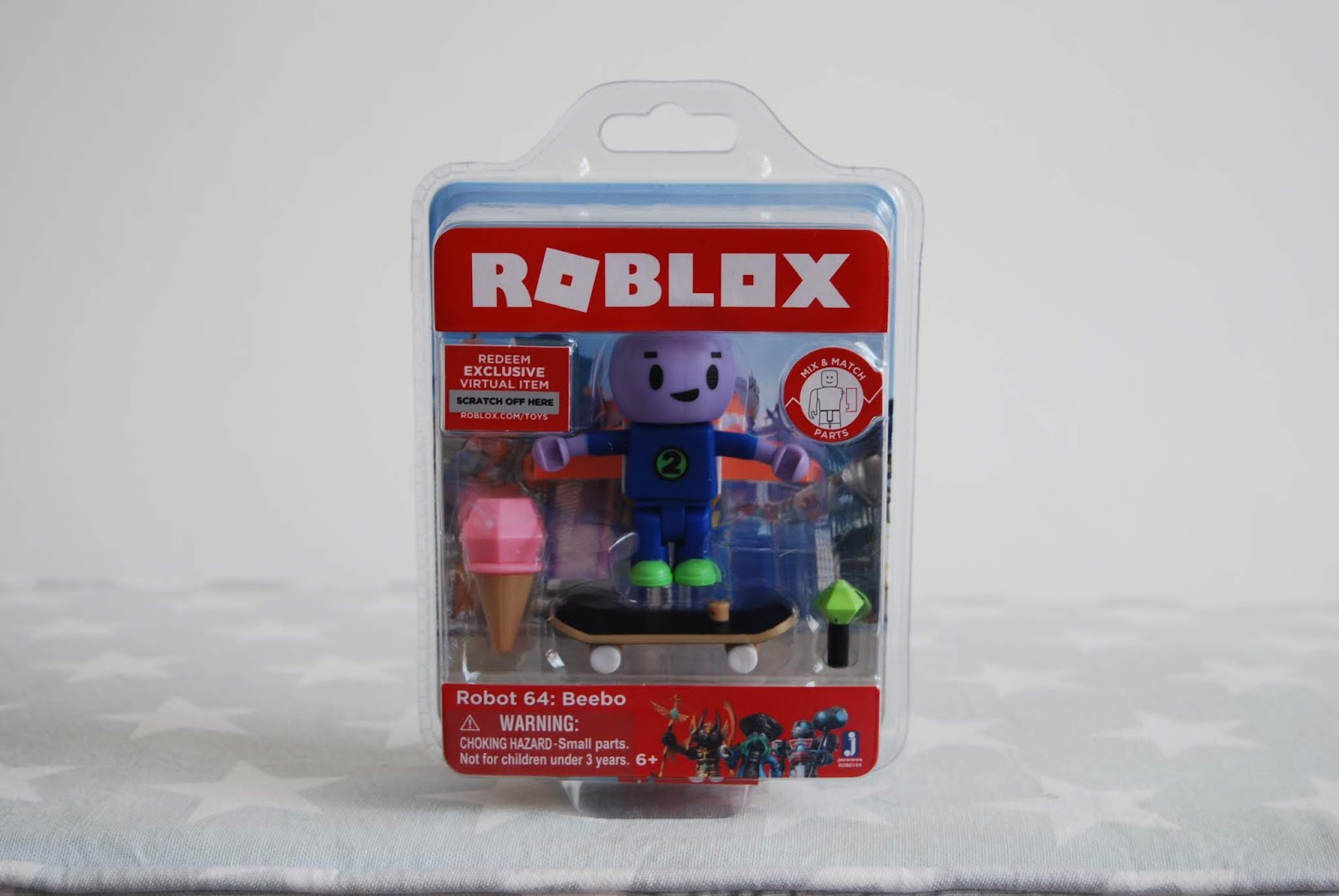 Roblox 3 Action Figure, Series 5 Night Of The Werewolf Hooded Figure (NO  CODE)