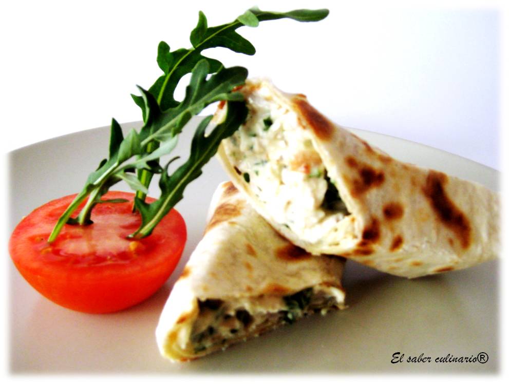 Rollitos o wraps de pollo asado con salsa de rúcula El Saber Culinario