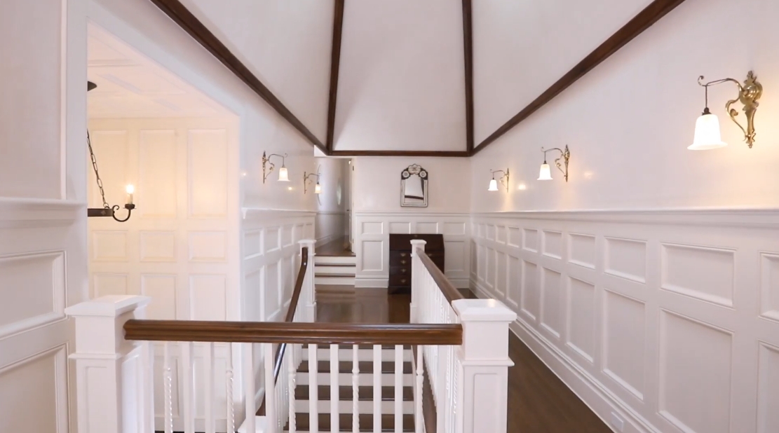 Tour 50 Middle Ln, East Hampton, NY vs. 29 Interior Design Photos