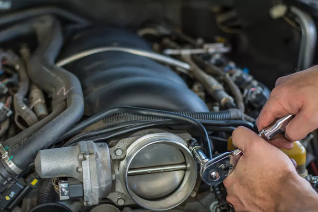 Luz de advertencia de potencia reducida del motor