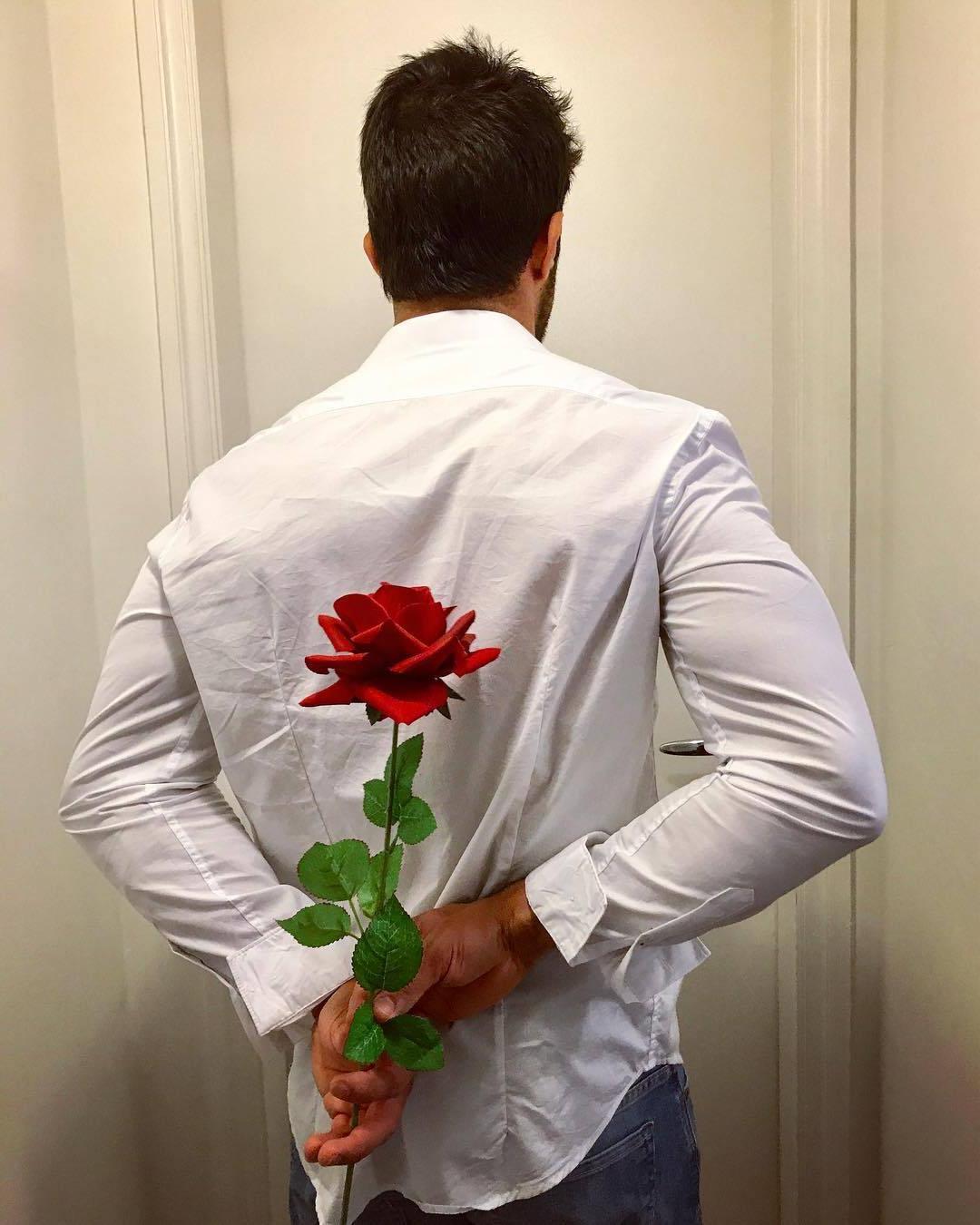 anonymous-brazilian-man-hiding-red-rose-romantic-valentines-guy