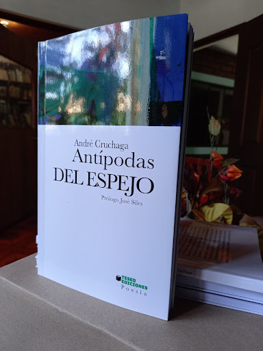 ANTÍPODAS DEL ESPEJO